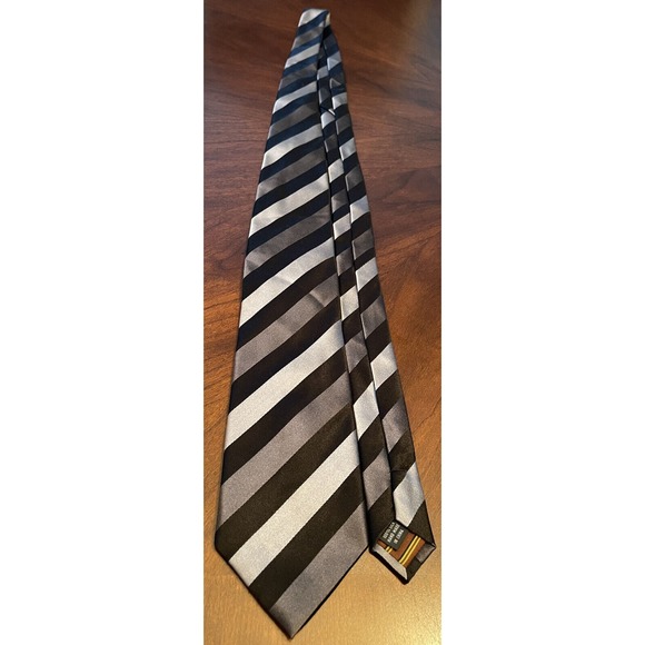 BCBG Attitude Black Gray Hand Made 100% Silk Men’s Neck Tie Made In China - Picture 3 of 9